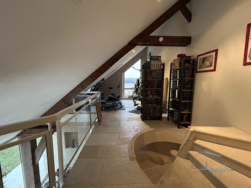 Villa - 264 m² - 8 pièces