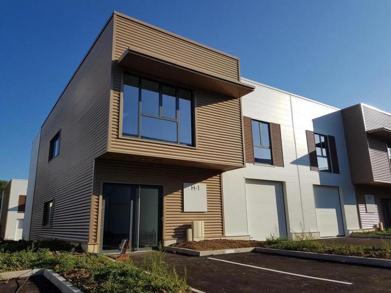 Local d'activité / Entrepôt - 229 m²