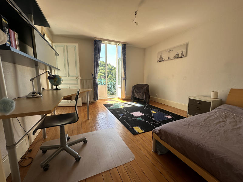 Maison - 263 m² - 8 pièces