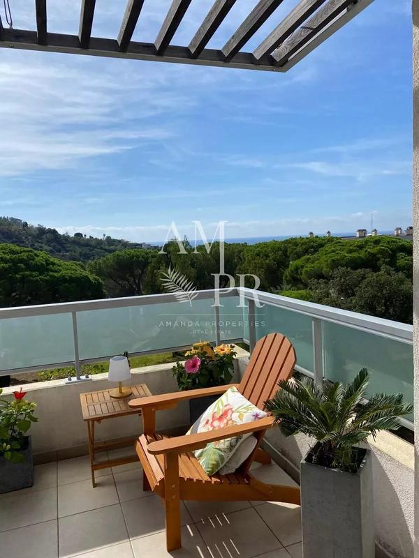 Appartement - 100 m² - 4 pièces