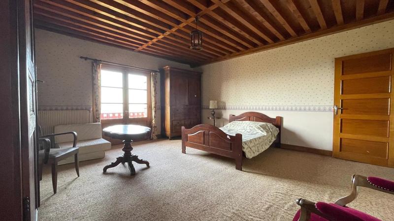 Demeure - 251 m² - 13 pièces