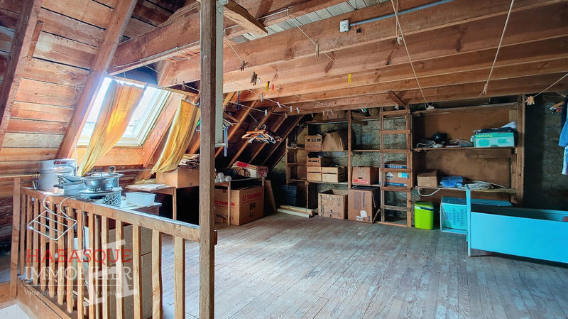 Maison - 93 m² - 7 pièces