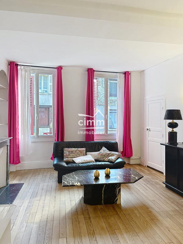 Maison traditionnelle - 159 m² - 4 pièces