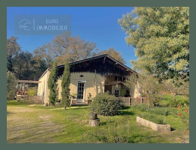 Maison - 180 m² - 7 pièces