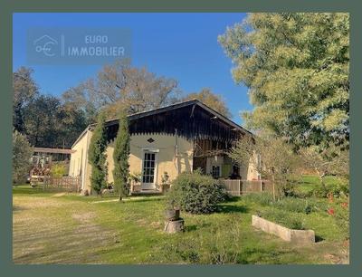 Maison - 180 m² - 7 pièces