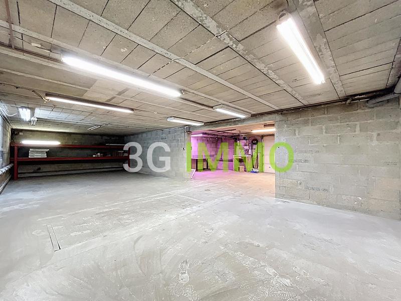 Maison traditionnelle - 218 m² - 9 pièces