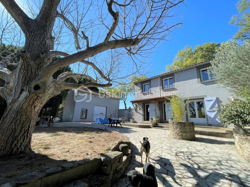 Maison traditionnelle - 143 m² - 6 pièces