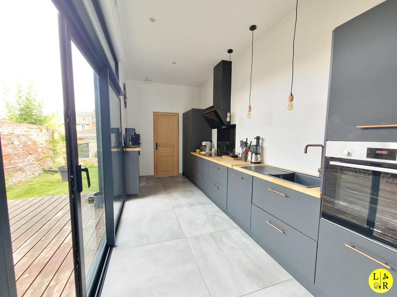 Maison - 180 m² - 6 pièces