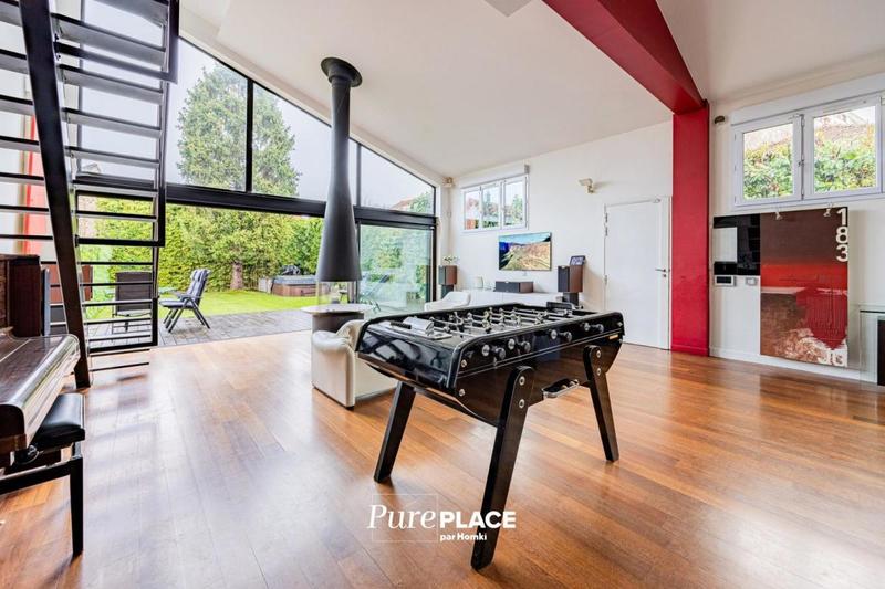 Maison - 225 m² - 6 pièces