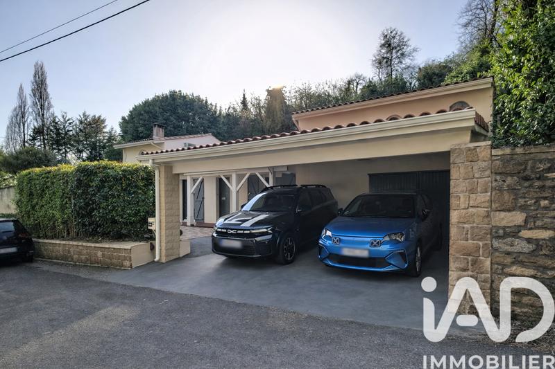 Maison - 230 m² - 6 pièces