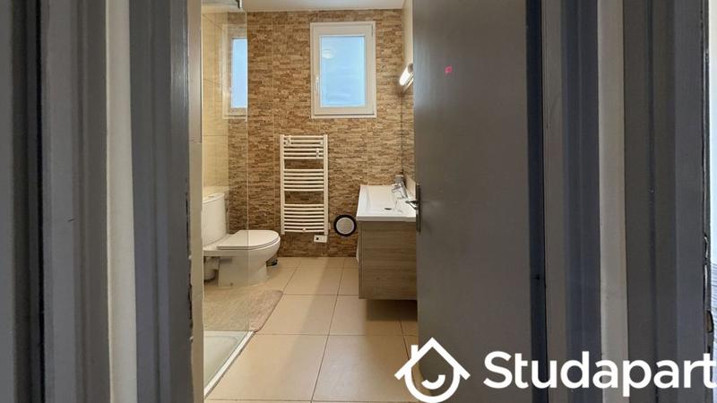 Chambre - 67 m² - 1 pièce