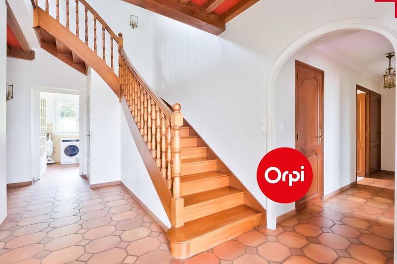 Maison - 256 m² - 6 pièces