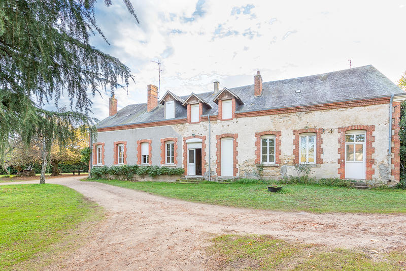 Propriété - 250 m² - 9 pièces