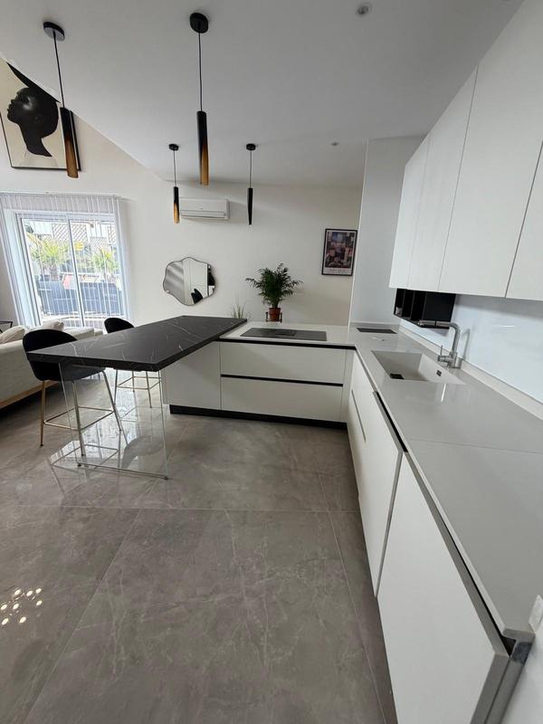 Appartement - 80 m² - 2 pièces