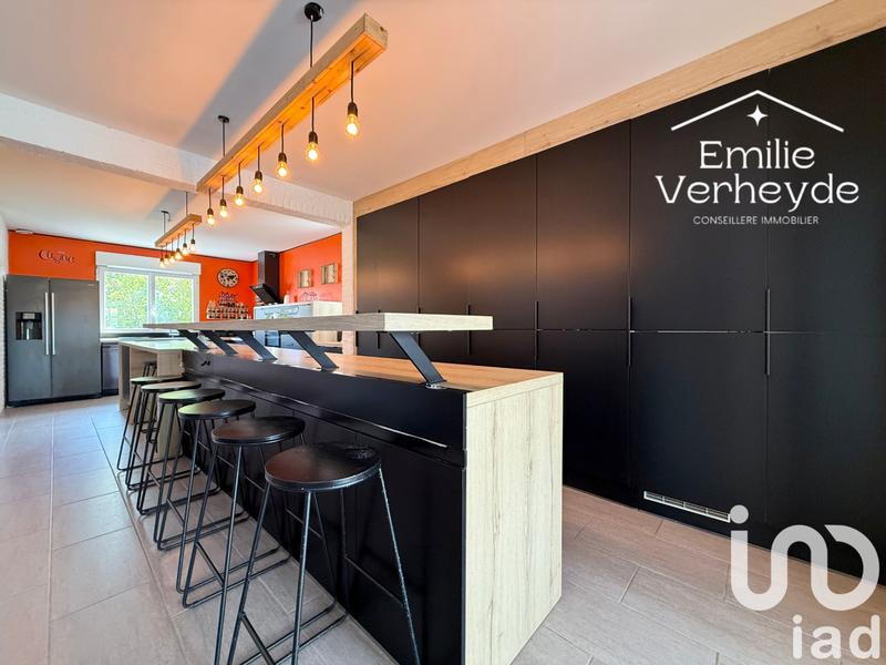 Maison - 213 m² - 7 pièces