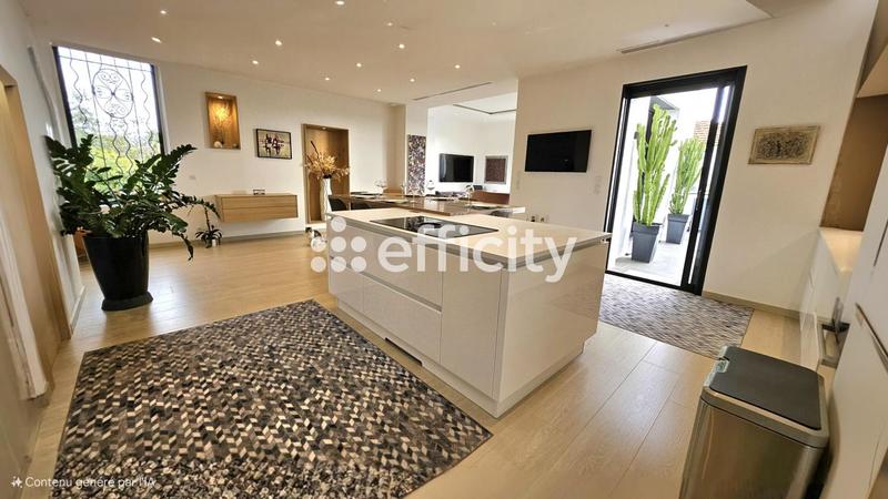 Maison - 190 m² - 5 pièces