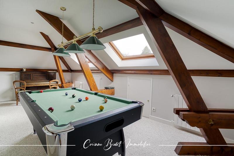 Villa - 320 m² - 8 pièces