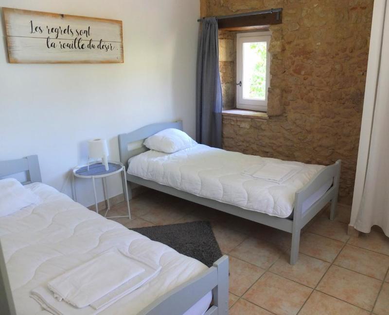 Maison - 1 122 m² - 22 pièces