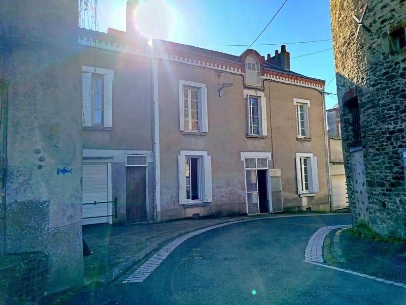 Maison - 173 m² - 9 pièces