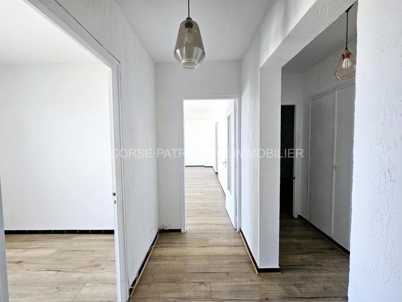 Appartement - 95 m² - 4 pièces