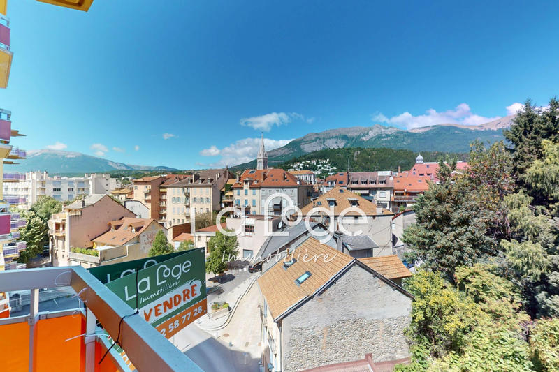 Appartement - 106 m² - 4 pièces