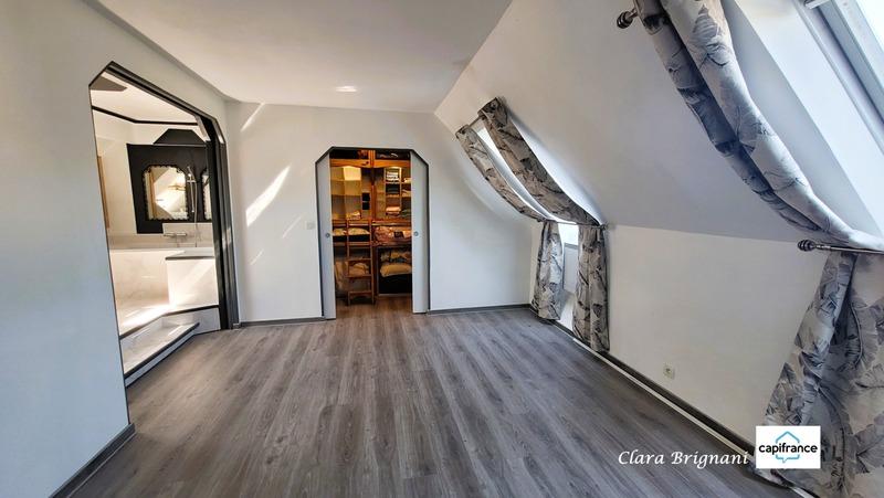 Maison de ville - 191 m² - 11 pièces