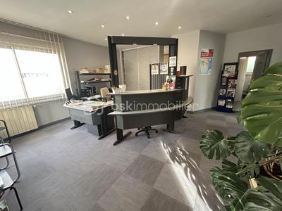 Maison - 181 m² - 5 pièces