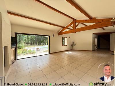 Maison - 215 m² - 8 pièces