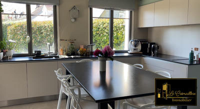 Maison ancienne - 268 m² - 11 pièces