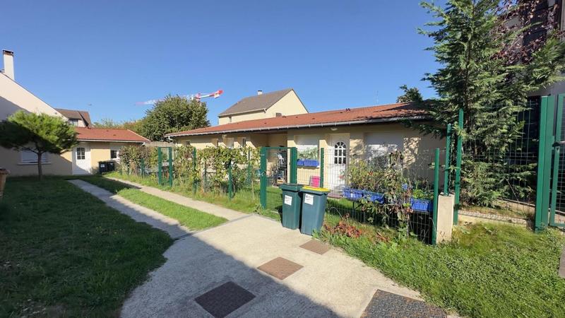 Maison - 221 m² - 16 pièces