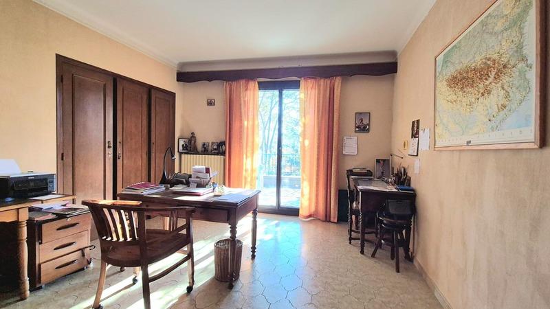 Maison - 254 m² - 6 pièces