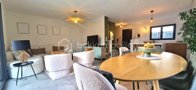 Maison - 93 m² - 4 pièces