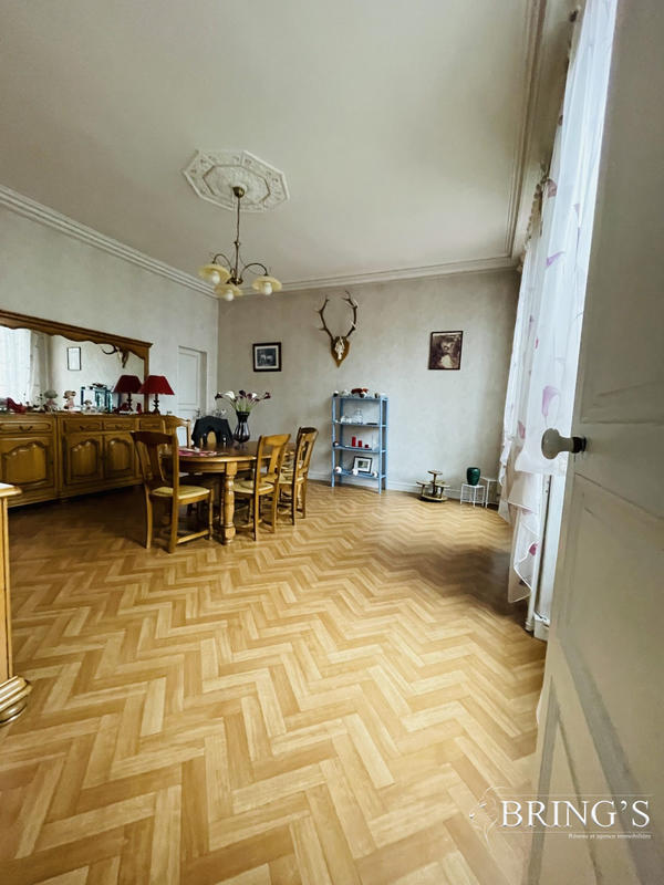 Maison - 196 m² - 6 pièces