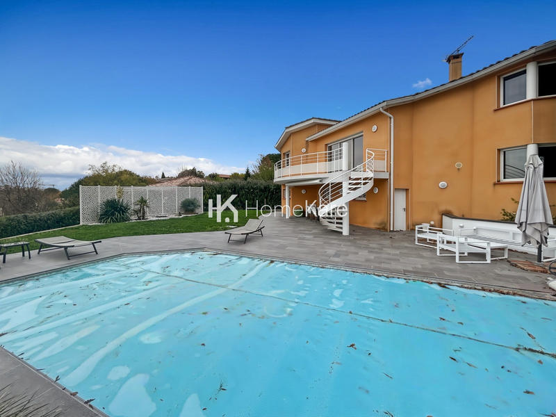 Maison - 185 m² - 7 pièces