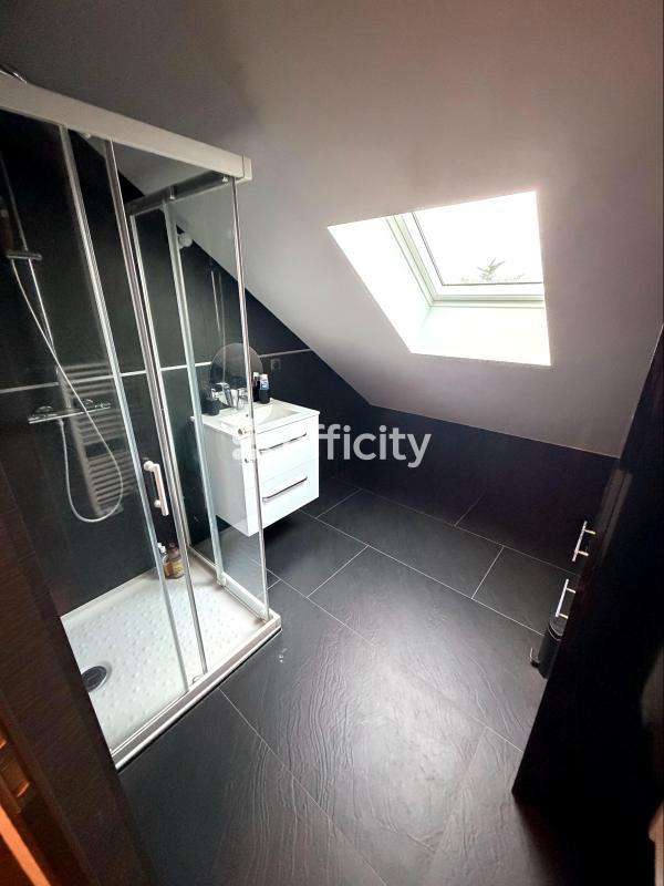 Pavillon - 130 m² - 7 pièces