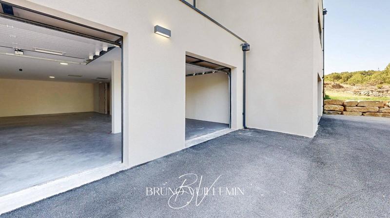 Villa - 384 m² - 7 pièces