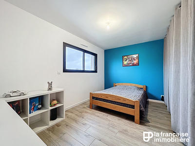 Maison - 233 m² - 8 pièces