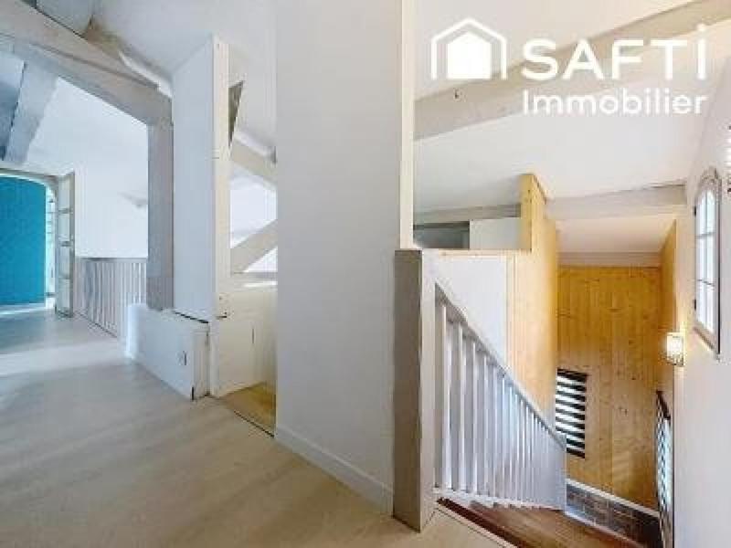 Maison - 198 m² - 8 pièces