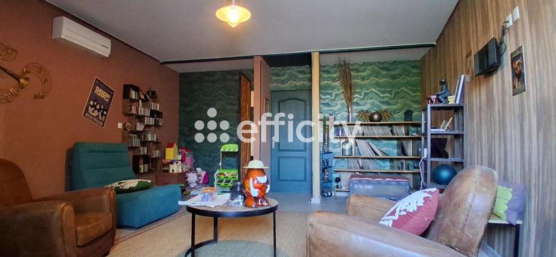 Maison - 343 m² - 11 pièces