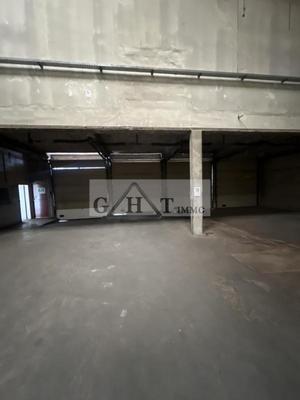 Entrepôt - 1 240 m²