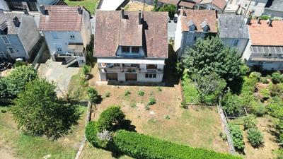 Maison - 210 m² - 8 pièces