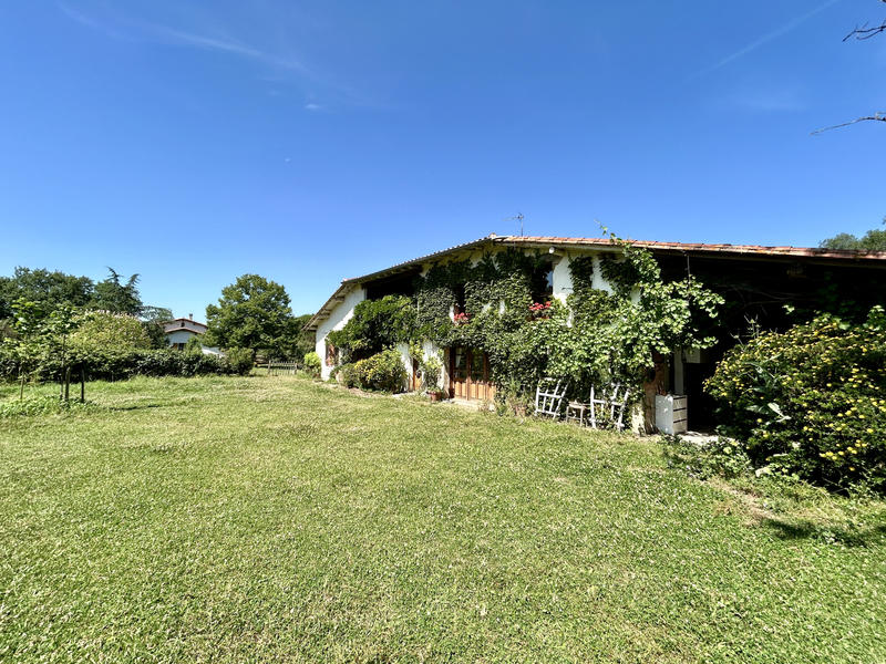 Maison - 380 m² - 10 pièces