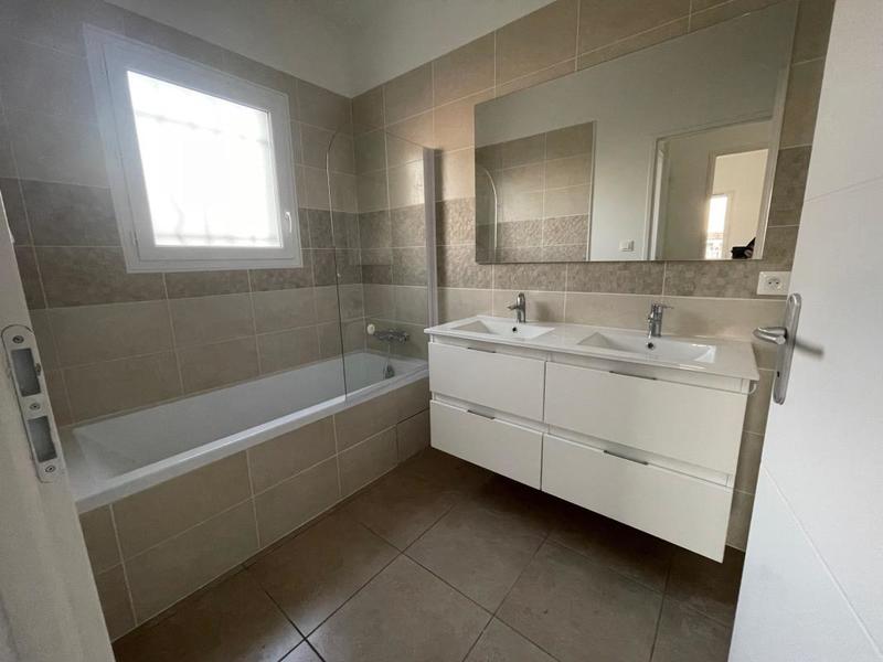 Villa - 90 m² - 4 pièces