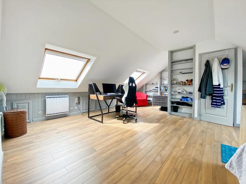 Maison - 141 m² - 7 pièces