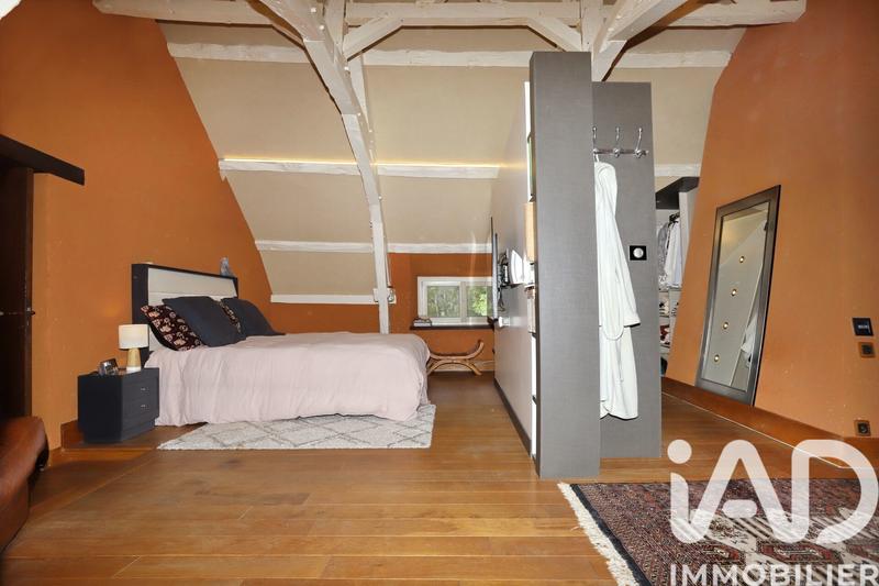 Maison - 218 m² - 8 pièces