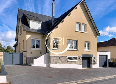 Maison - 201 m² - 9 pièces