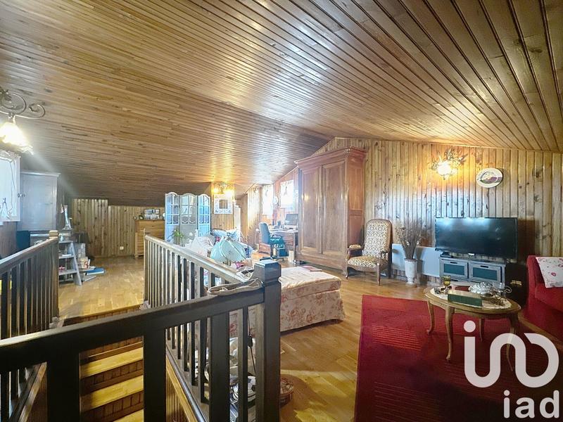 Maison - 236 m² - 7 pièces