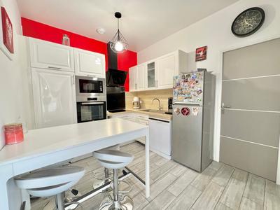 Maison - 93 m² - 4 pièces