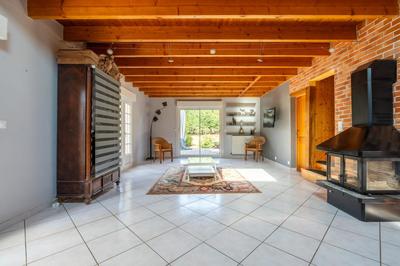 Maison traditionnelle - 195 m² - 7 pièces