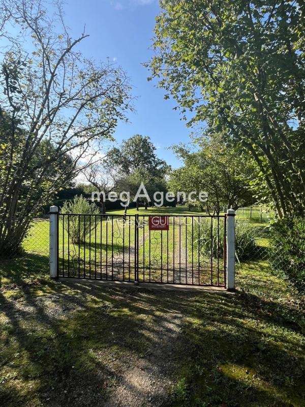 Terrain de loisirs - 1 800 m²